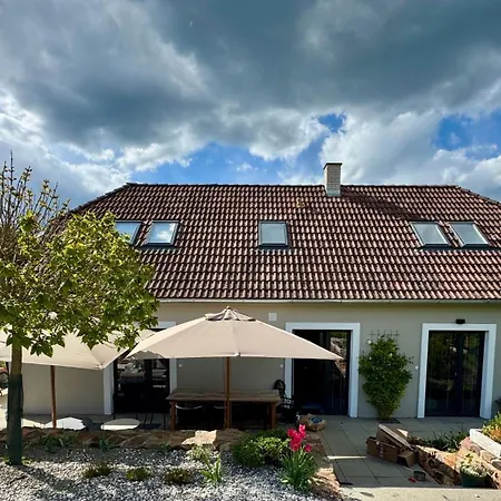 בית נופש Private House With Garden *