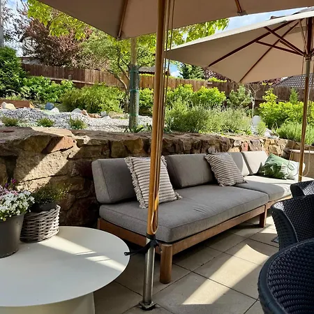 Private House With Garden בית נופש *