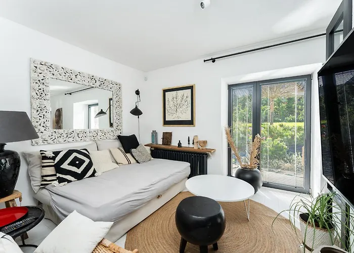 Private House With Garden Nyaraló