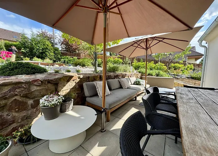 Private House With Garden Nyaraló